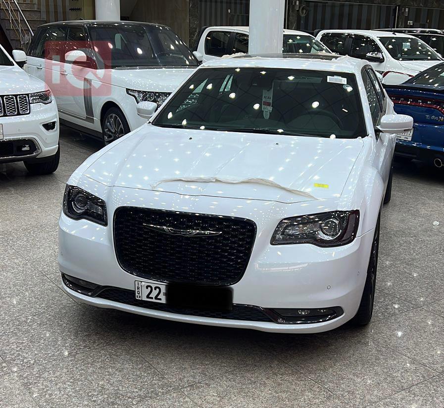 کرایسلەر 300